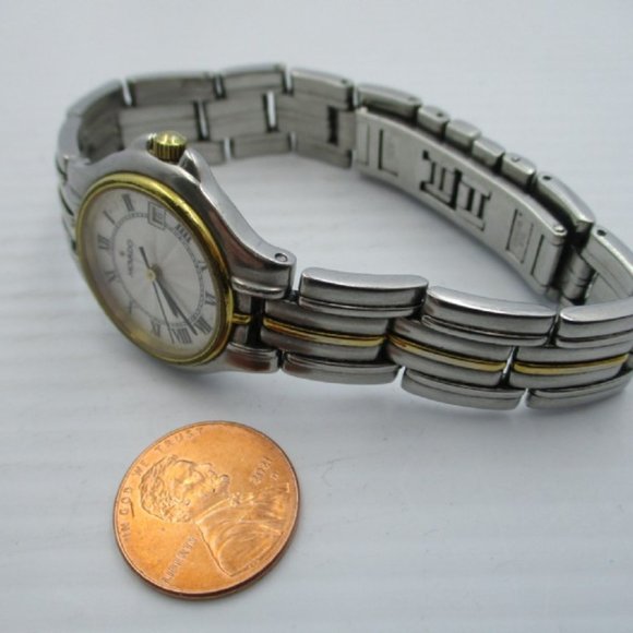 RARE VINTAGE Movado Women\'s Calendar Swiss Watch main image 5